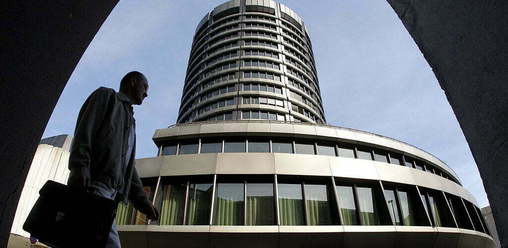 Базельський комітет дозволив банкам тримати 2% резервів у криптовалютах